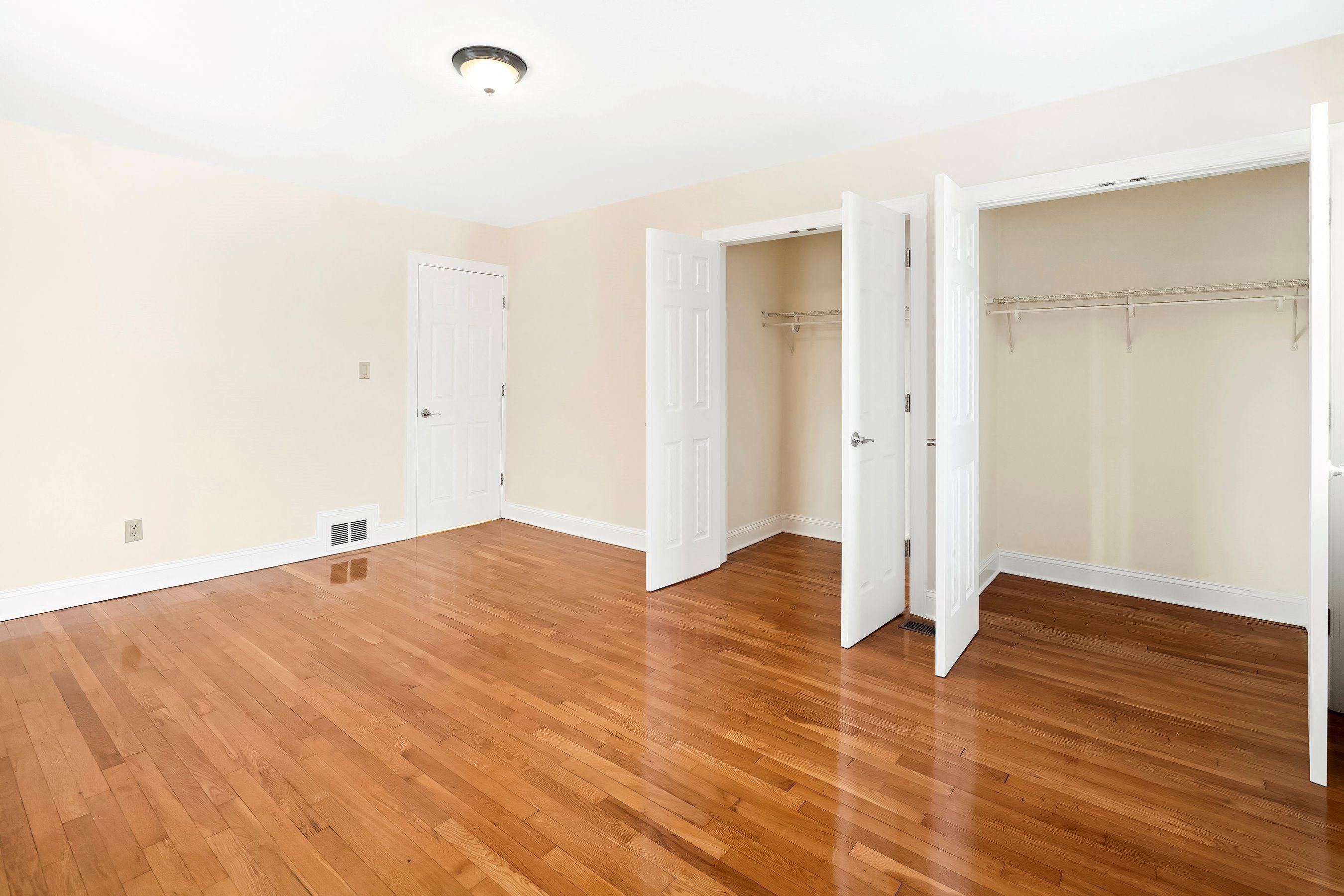 Gallery Photo 10